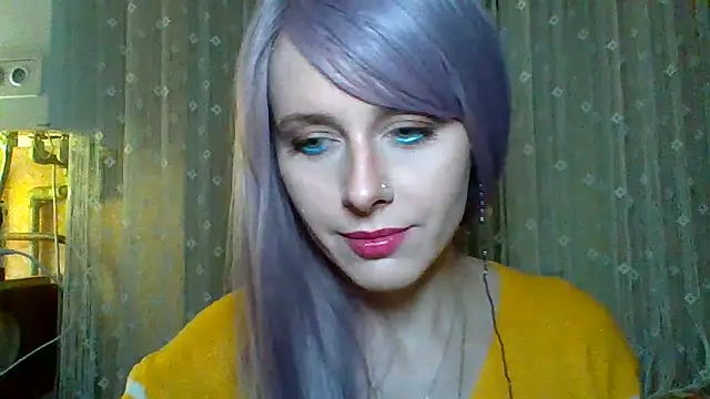 Snapshot of LuminousLady chatting on 03/07/25, 06:00 LuminousLady online show from 03/07/25, 06:00