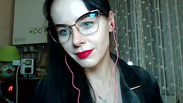 Snapshot of LuminousLady chatting on 03/21/25, 07:13 LuminousLady online show from 03/21/25, 07:13