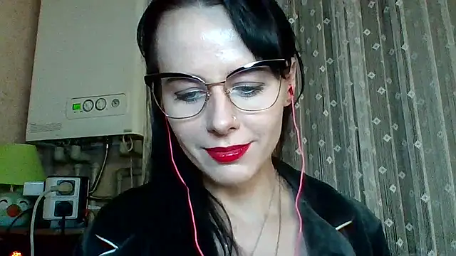 Snapshot of LuminousLady chatting on 03/21/25, 10:17 LuminousLady online show from 03/21/25, 10:17