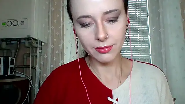 Snapshot of LuminousLady chatting on 10/02/25, 07:26 LuminousLady online show from 10/02/25, 07:26