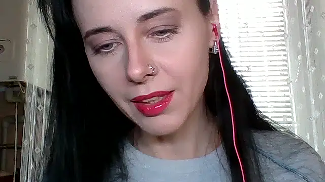 Snapshot of LuminousLady chatting on 10/28/25, 08:18 LuminousLady online show from 10/28/25, 08:18