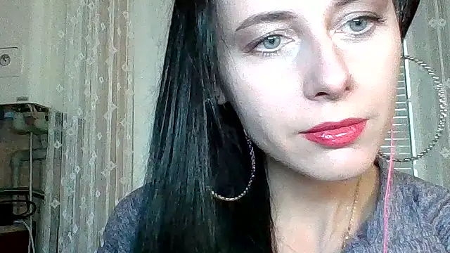 Snapshot of LuminousLady chatting on 11/07/25, 12:38 LuminousLady online show from 11/07/25, 12:38