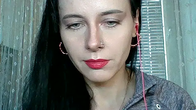 Snapshot of LuminousLady chatting on 11/14/25, 12:37 LuminousLady online show from 11/14/25, 12:37