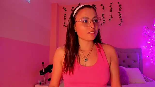 Snapshot of littletammy4u_ chatting on 10/08/25, 12:58 littletammy4u online show from 10/08/25, 12:58