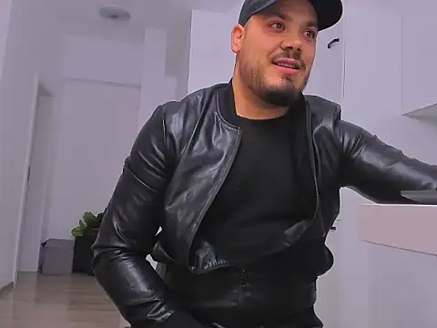 Snapshot of ZackMasterss chatting on 11/13/25, 01:26 ZackMasterss online show from 11/13/25, 01:26