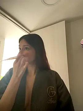 Snapshot of AngelRuby chatting on 11/11/25, 01:22 AngelRuby online show from 11/11/25, 01:22