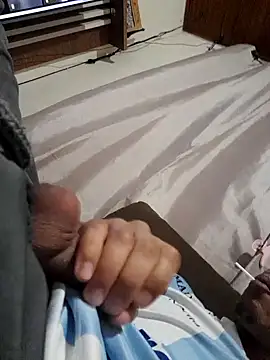 Mineirinho043 online show from 03/05/25, 01:21