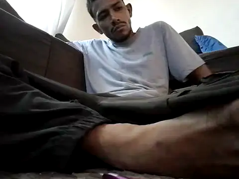 Mineirinho043 online show from 03/20/25, 07:14