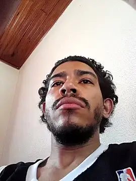 Mineirinho043 online show from 10/06/25, 02:58