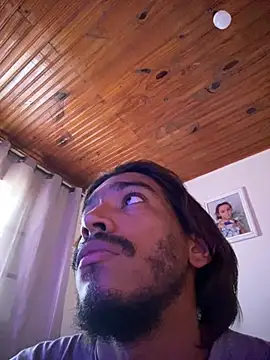 Mineirinho043 online show from 02/05/26, 03:49