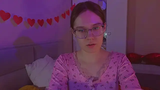 Mia Luw online show from 02/21/26, 12:55