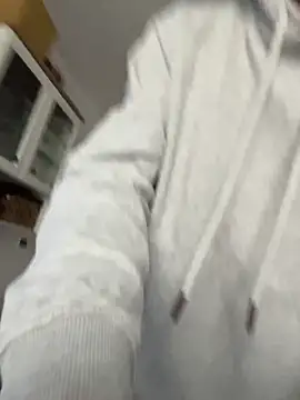 Celine Roxelle online show from 12/17/25, 11:16