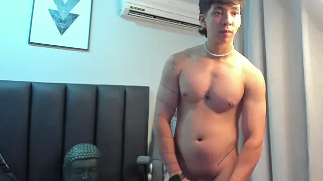 ISAAC CRYSTON online show from 02/13/25, 02:01