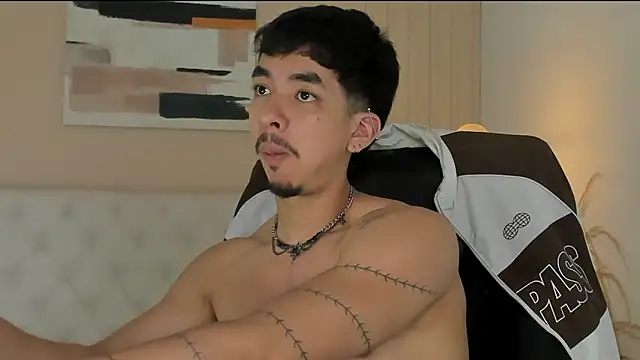 ISAAC CRYSTON online show from 02/04/26, 08:47