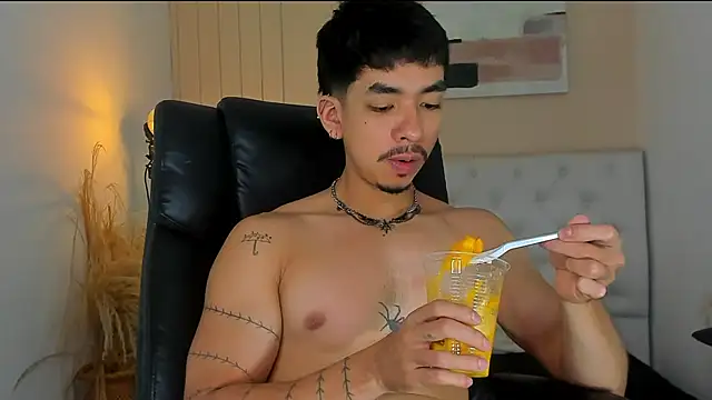 ISAAC CRYSTON online show from 02/10/26, 08:46