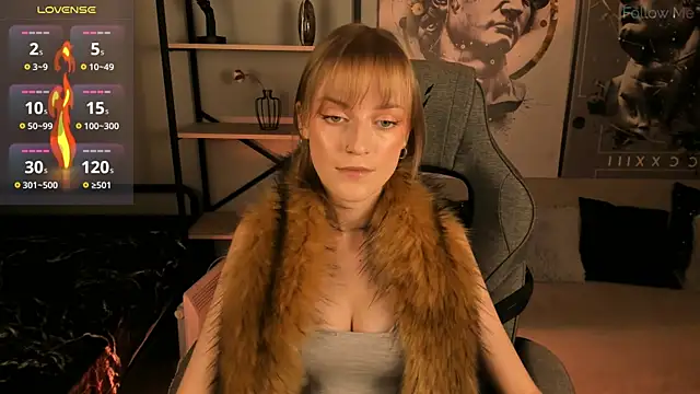 Snapshot of KiraMontoya chatting on 11/22/25, 05:56 KiraMontoya online show from 11/22/25, 05:56