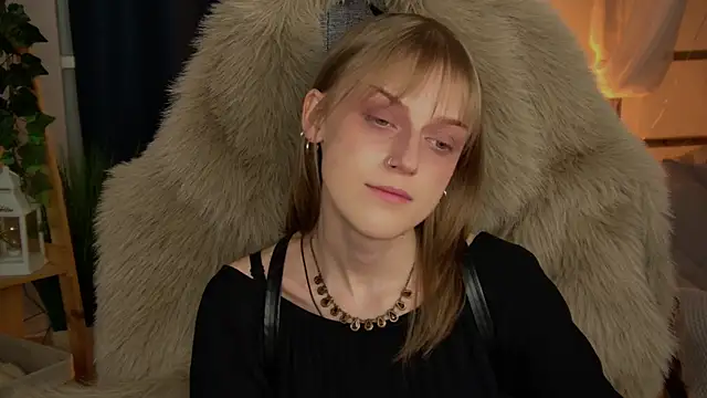 KiraMontoya online show from 04/06/26, 11:38