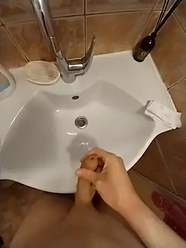 Snapshot of Good_boy000 chatting on 02/11/25, 02:46 Good boy000 online show from 02/11/25, 02:46