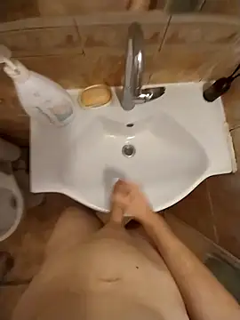 Snapshot of Good_boy000 chatting on 12/17/25, 08:37 Good boy000 online show from 12/17/25, 08:37