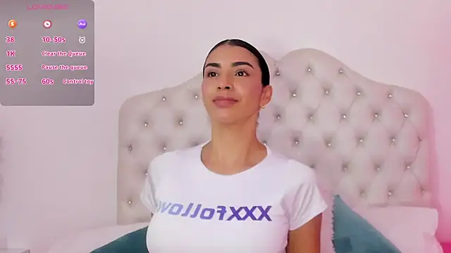 Snapshot of FelicityAdams chatting on 03/07/25, 01:07 FelicityAdams online show from 03/07/25, 01:07