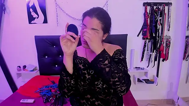 Julieta Carden  online show from 03/12/26, 07:31