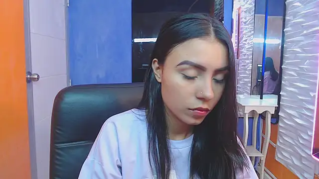 julieta fn online show from 11/25/25, 02:28