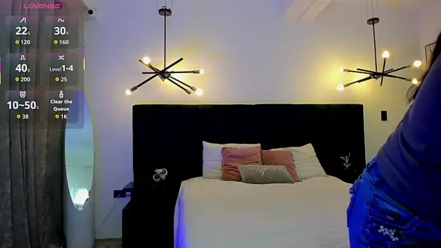 nattashaa7 online show from 10/20/25, 11:43