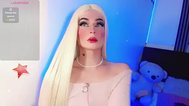 Snapshot of Irina_milkmaid chatting on 03/17/25, 07:02 Irina milkmaid online show from 03/17/25, 07:02