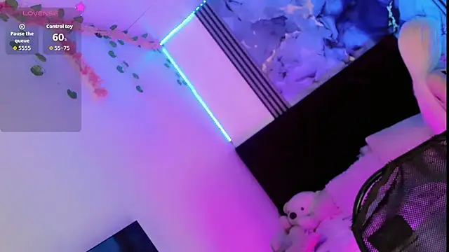 Snapshot of Irina_milkmaid chatting on 09/27/25, 08:14 Irina milkmaid online show from 09/27/25, 08:14