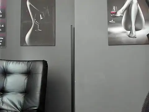 Snapshot of karlyjons12 chatting on 10/13/25, 05:24 karlyjons12 online show from 10/13/25, 05:24