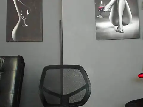 karlyjons12 online show from 02/10/26, 12:09