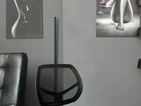 karlyjons12 online show from 06/06/26, 01:27