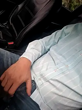 Snapshot of reyarturs13 chatting on 02/13/25, 01:05 reyarturs13 online show from 02/13/25, 01:05