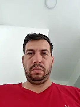 Snapshot of reyarturs13 chatting on 02/17/25, 08:15 reyarturs13 online show from 02/17/25, 08:15