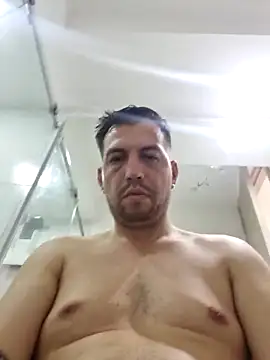 Snapshot of reyarturs13 chatting on 03/12/25, 05:28 reyarturs13 online show from 03/12/25, 05:28