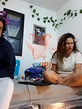 jeans and emma online show from 10/24/25, 01:46