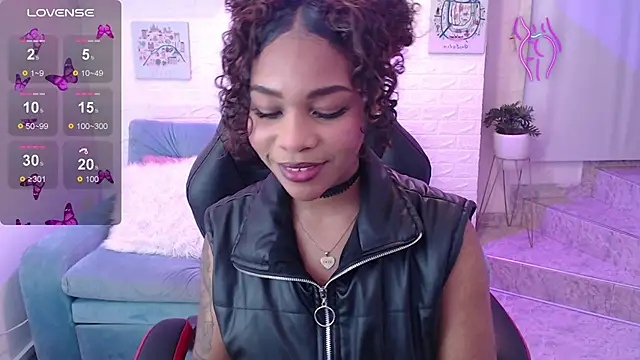 tylla  online show from 03/11/25, 03:59