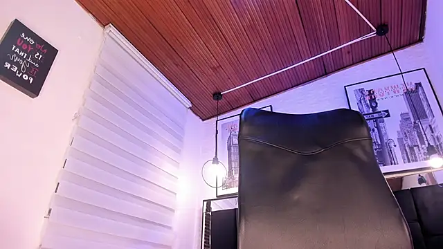 tylla  online show from 09/13/25, 03:39