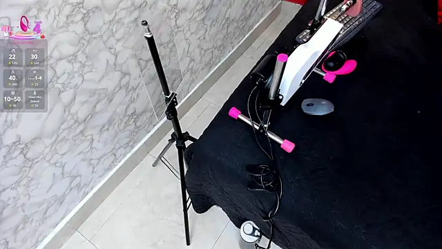 IVISBOUNCYASS online show from 11/10/25, 12:15