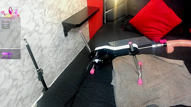 IVISBOUNCYASS online show from 12/17/25, 03:12