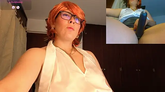 Snapshot of sophia_dumont chatting on 09/08/25, 11:37 sophia dumont online show from 09/08/25, 11:37