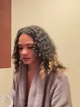 tastylolaaa online show from 02/07/25, 10:29