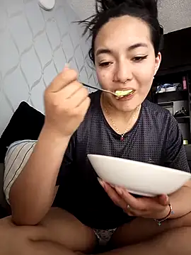 Snapshot of CuteHarper chatting on 09/10/25, 12:54 CuteHarper online show from 09/10/25, 12:54