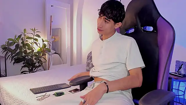 NovaaWheler online show from 02/07/25, 04:59