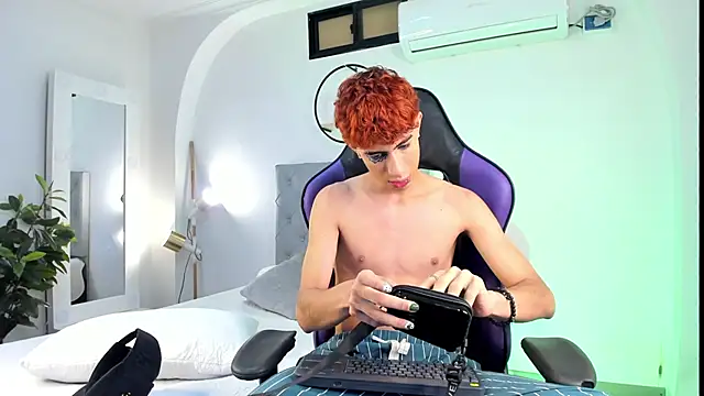 NovaaWheler online show from 02/23/25, 04:39