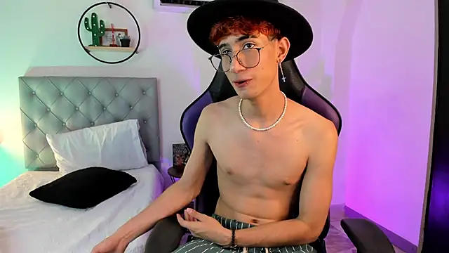 NovaaWheler online show from 03/20/25, 05:02