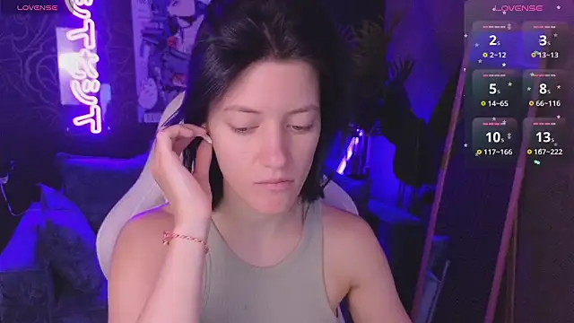 roxy riot  online show from 04/03/26, 01:25