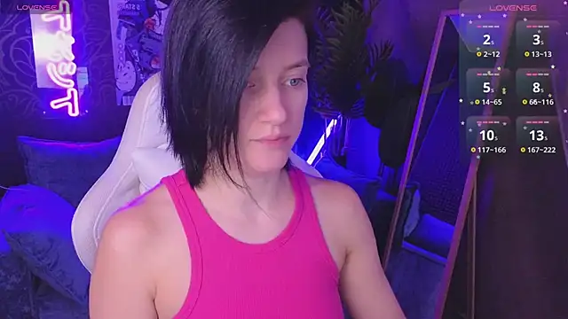 roxy riot  online show from 04/15/26, 01:23