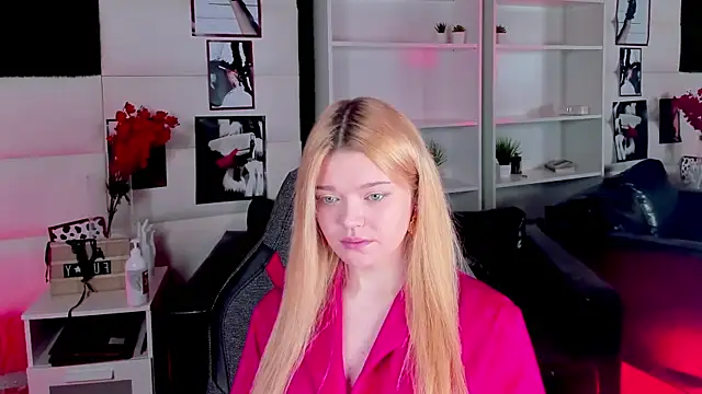 AdeleCartier online show from 03/02/25, 01:04