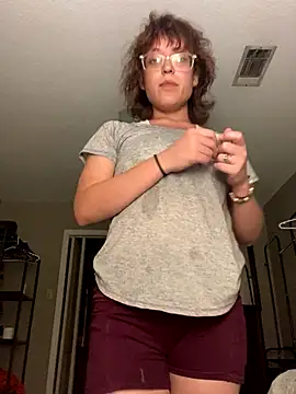 Snapshot of grassXass420 chatting on 10/15/25, 02:11 grassXass420 online show from 10/15/25, 02:11